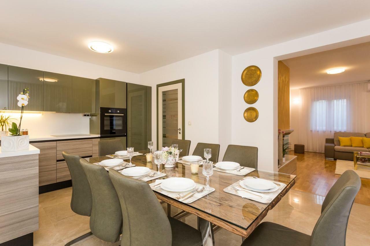 Villa Sweet Home Marija With Heated Pool สปลิท ภายนอก รูปภาพ