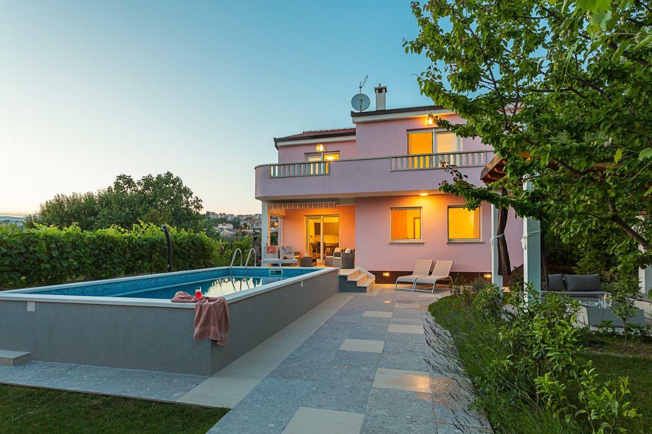 Villa Sweet Home Marija With Heated Pool สปลิท ภายนอก รูปภาพ