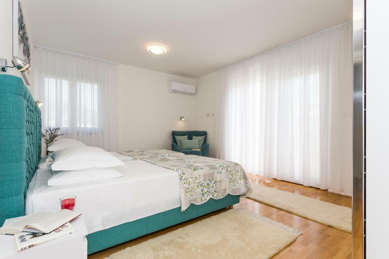 Villa Sweet Home Marija With Heated Pool สปลิท ภายนอก รูปภาพ
