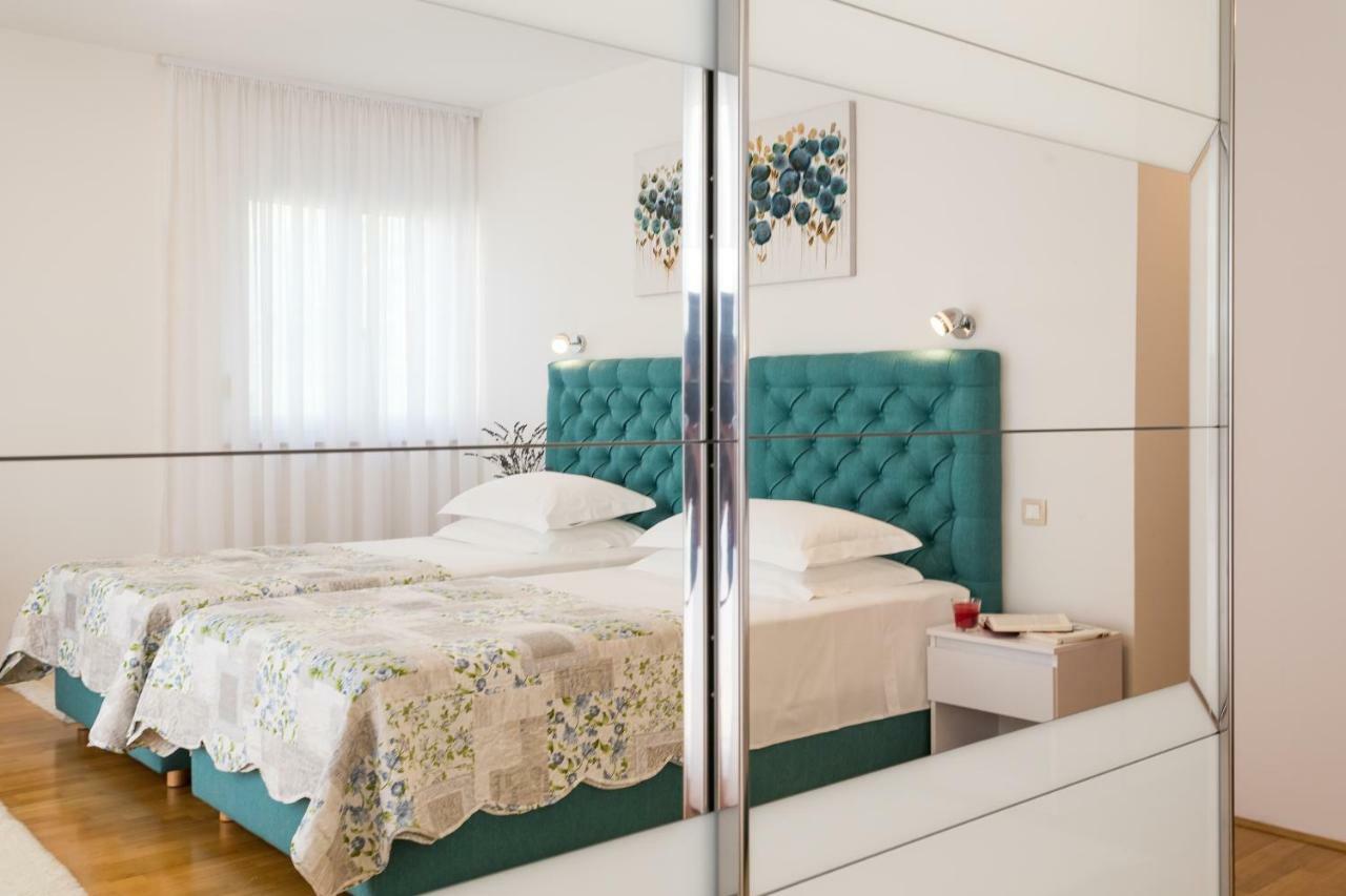 Villa Sweet Home Marija With Heated Pool สปลิท ภายนอก รูปภาพ